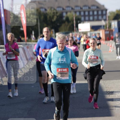 03.10.2025 - Köhlbrandbrückenlauf Jannik Wohlers http://msf.ph/oto/9111798 03.10.2025 13:30:54 Ziel 4715, 4734, 4937, 5005, 5142, 5185, 5206, 5349, 5391, 5402, 5938, 6537 meine-sportfotos.de