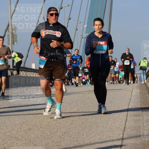 03.10.2025 - Köhlbrandbrückenlauf Strokosch-Dieckow http://msf.ph/oto/9111799 03.10.2025 09:44:44 Position 2 1725, 3838 meine-sportfotos.de