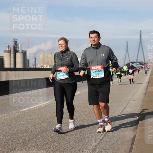03.10.2025 - Köhlbrandbrückenlauf Lena Gebhardt http://msf.ph/oto/9111802 03.10.2025 10:15:37 Position 2 2548, 2182 meine-sportfotos.de