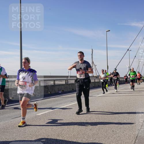 03.10.2025 - Köhlbrandbrückenlauf Michael Burmester http://msf.ph/oto/9111803 03.10.2025 12:54:01 Position 2  meine-sportfotos.de