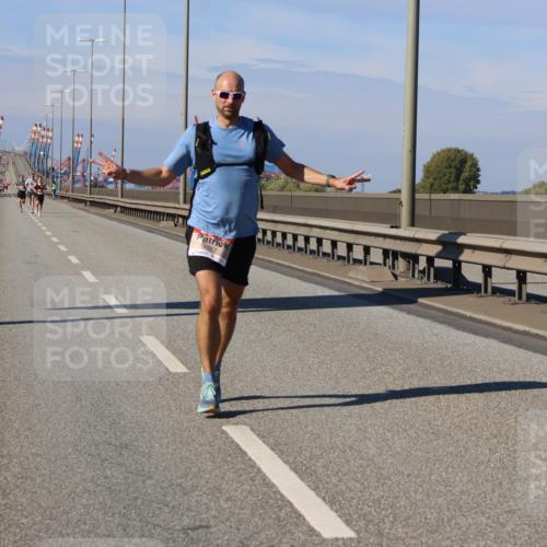03.10.2025 - Köhlbrandbrückenlauf Strokosch-Dieckow http://msf.ph/oto/9111811 03.10.2025 12:39:51 Position 3 4017 meine-sportfotos.de