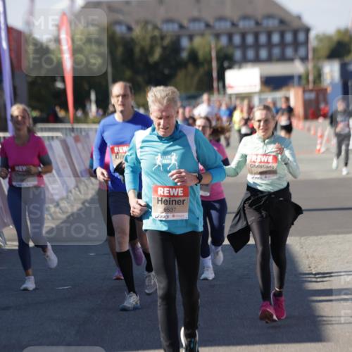 03.10.2025 - Köhlbrandbrückenlauf Jannik Wohlers http://msf.ph/oto/9111816 03.10.2025 13:30:54 Ziel 4715, 4734, 4937, 5005, 5142, 5185, 5206, 5349, 5391, 5402, 5938, 6537 meine-sportfotos.de