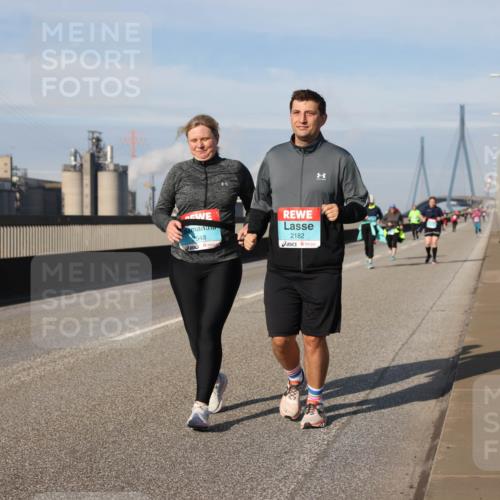 03.10.2025 - Köhlbrandbrückenlauf Lena Gebhardt http://msf.ph/oto/9111819 03.10.2025 10:15:37 Position 2 548, 2182 meine-sportfotos.de
