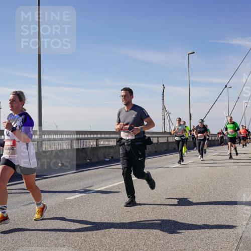 03.10.2025 - Köhlbrandbrückenlauf Michael Burmester http://msf.ph/oto/9111823 03.10.2025 12:54:01 Position 2 6531 meine-sportfotos.de