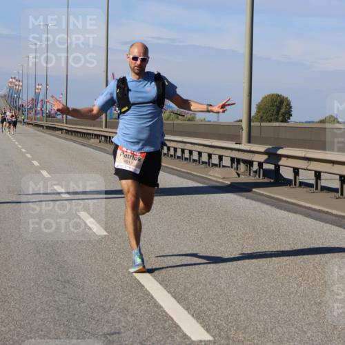 03.10.2025 - Köhlbrandbrückenlauf Strokosch-Dieckow http://msf.ph/oto/9111825 03.10.2025 12:39:51 Position 3 4017 meine-sportfotos.de