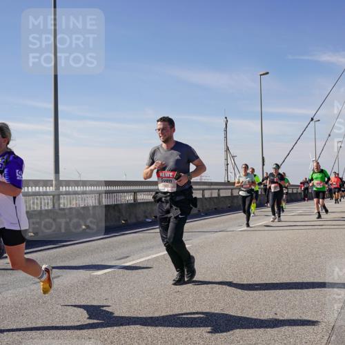 03.10.2025 - Köhlbrandbrückenlauf Michael Burmester http://msf.ph/oto/9111830 03.10.2025 12:54:01 Position 2 6531, 920 meine-sportfotos.de