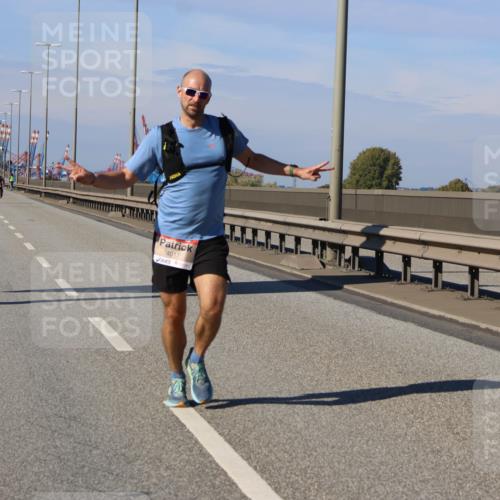 03.10.2025 - Köhlbrandbrückenlauf Strokosch-Dieckow http://msf.ph/oto/9111833 03.10.2025 12:39:52 Position 3 4017 meine-sportfotos.de