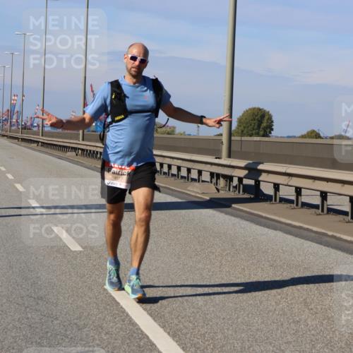 03.10.2025 - Köhlbrandbrückenlauf Strokosch-Dieckow http://msf.ph/oto/9111837 03.10.2025 12:39:52 Position 3 4017 meine-sportfotos.de