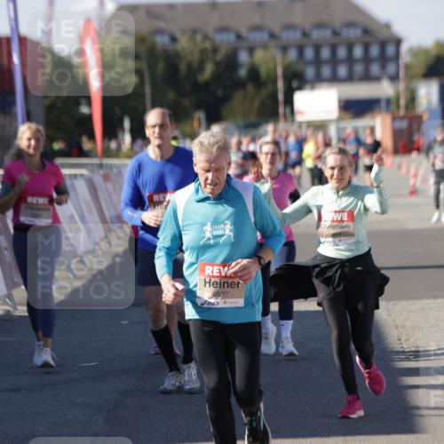 03.10.2025 - Köhlbrandbrückenlauf Jannik Wohlers http://msf.ph/oto/9111841 03.10.2025 13:30:54 Ziel 4715, 4734, 4937, 5005, 5142, 5185, 5206, 5349, 5391, 5402, 5938, 6537 meine-sportfotos.de