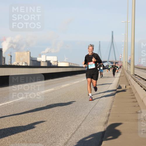 03.10.2025 - Köhlbrandbrückenlauf Lena Gebhardt http://msf.ph/oto/9111842 03.10.2025 09:42:07 Position 2  meine-sportfotos.de