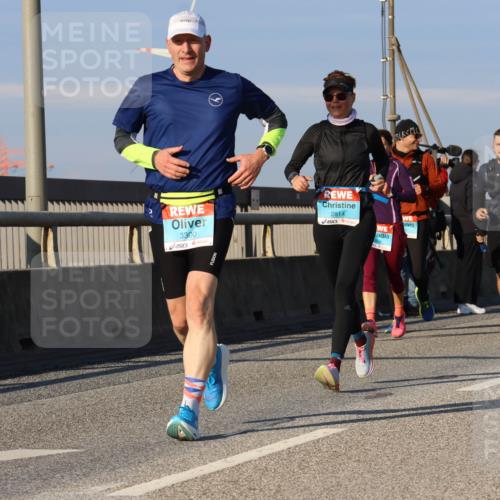03.10.2025 - Köhlbrandbrückenlauf Strokosch-Dieckow http://msf.ph/oto/9111844 03.10.2025 09:44:46 Position 2 3300, 2814 meine-sportfotos.de
