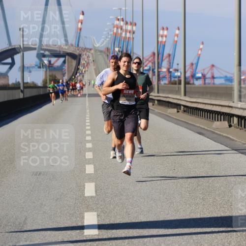03.10.2025 - Köhlbrandbrückenlauf Strokosch-Dieckow http://msf.ph/oto/9111860 03.10.2025 12:40:04 Position 3  meine-sportfotos.de