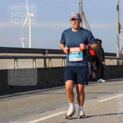 03.10.2025 - Köhlbrandbrückenlauf Strokosch-Dieckow http://msf.ph/oto/9111862 03.10.2025 09:44:52 Position 2 2733 meine-sportfotos.de