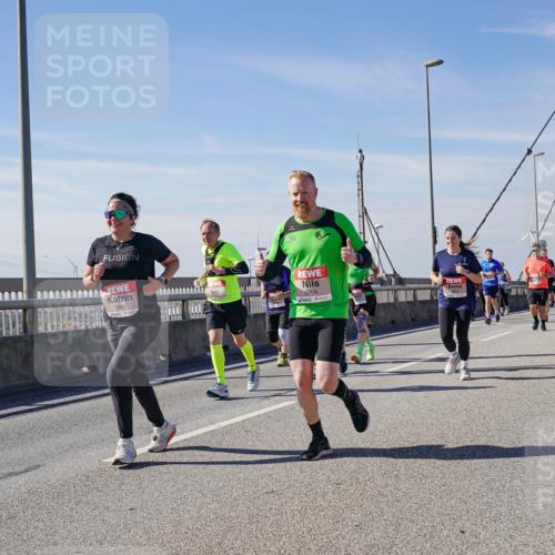 03.10.2025 - Köhlbrandbrückenlauf Michael Burmester http://msf.ph/oto/9111874 03.10.2025 12:54:05 Position 2 5981, 5704 meine-sportfotos.de