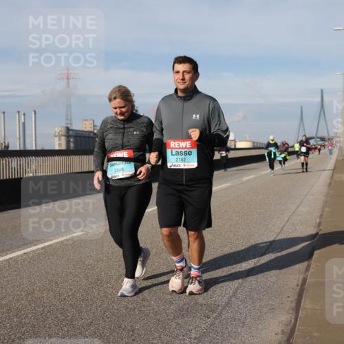 03.10.2025 - Köhlbrandbrückenlauf Lena Gebhardt http://msf.ph/oto/9111877 03.10.2025 10:15:38 Position 2 2548, 2182 meine-sportfotos.de