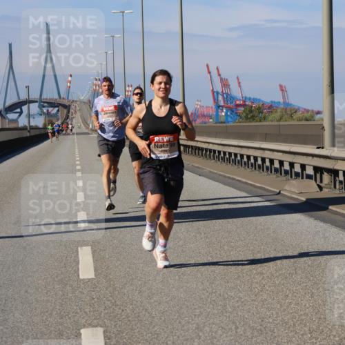 03.10.2025 - Köhlbrandbrückenlauf Strokosch-Dieckow http://msf.ph/oto/9111878 03.10.2025 12:40:08 Position 3 4092 meine-sportfotos.de