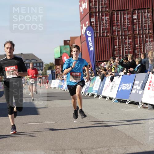 03.10.2025 - Köhlbrandbrückenlauf Jannik Wohlers http://msf.ph/oto/9111894 03.10.2025 13:00:47 Ziel 4018, 4228, 4763, 5011, 6042, 6464, 6525 meine-sportfotos.de
