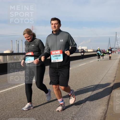 03.10.2025 - Köhlbrandbrückenlauf Lena Gebhardt http://msf.ph/oto/9111898 03.10.2025 10:15:38 Position 2 2548, 2182 meine-sportfotos.de