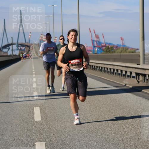 03.10.2025 - Köhlbrandbrückenlauf Strokosch-Dieckow http://msf.ph/oto/9111899 03.10.2025 12:40:08 Position 3 4092 meine-sportfotos.de
