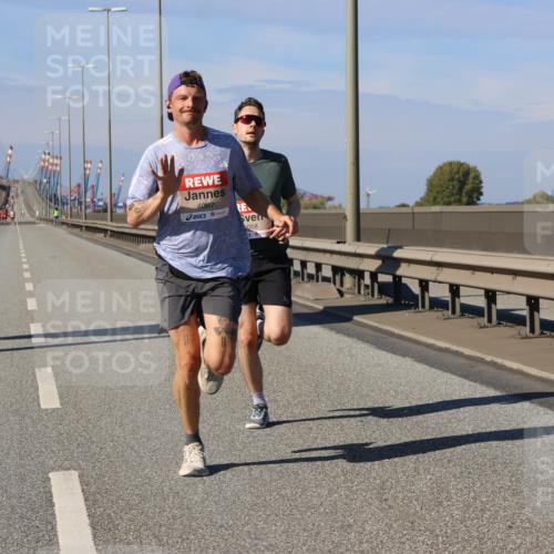 03.10.2025 - Köhlbrandbrückenlauf Strokosch-Dieckow http://msf.ph/oto/9111902 03.10.2025 12:40:11 Position 3 4087, 4058 meine-sportfotos.de