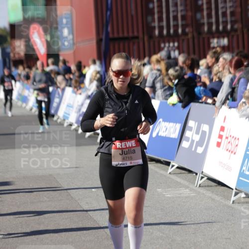 03.10.2025 - Köhlbrandbrückenlauf Jannik Wohlers http://msf.ph/oto/9111904 03.10.2025 13:30:55 Ziel 4715, 4734, 4937, 5005, 5142, 5185, 5206, 5349, 5391, 5402, 5938, 6537 meine-sportfotos.de