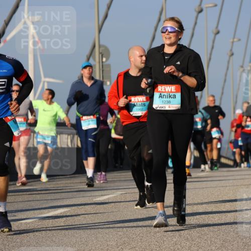 03.10.2025 - Köhlbrandbrückenlauf Strokosch-Dieckow http://msf.ph/oto/9111905 03.10.2025 09:44:55 Position 2 1962, 1238, 1402 meine-sportfotos.de