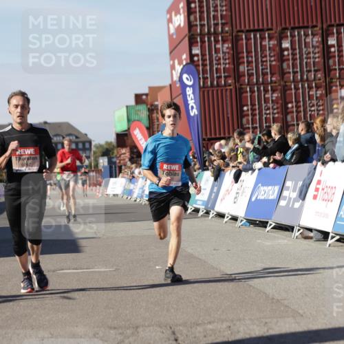 03.10.2025 - Köhlbrandbrückenlauf Jannik Wohlers http://msf.ph/oto/9111907 03.10.2025 13:00:47 Ziel 4018, 4228, 4763, 5011, 6042, 6464, 6525 meine-sportfotos.de