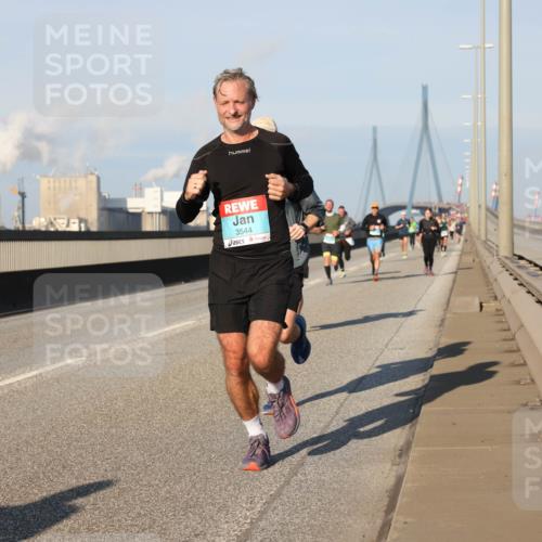 03.10.2025 - Köhlbrandbrückenlauf Lena Gebhardt http://msf.ph/oto/9111916 03.10.2025 09:42:09 Position 2 3544 meine-sportfotos.de
