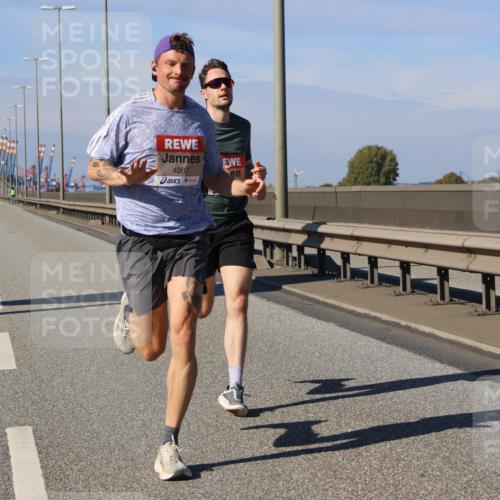 03.10.2025 - Köhlbrandbrückenlauf Strokosch-Dieckow http://msf.ph/oto/9111922 03.10.2025 12:40:11 Position 3 4087 meine-sportfotos.de