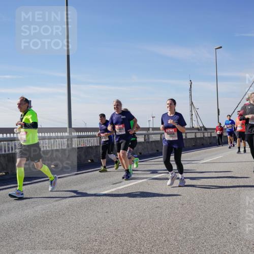 03.10.2025 - Köhlbrandbrückenlauf Michael Burmester http://msf.ph/oto/9111925 03.10.2025 12:54:06 Position 2  meine-sportfotos.de