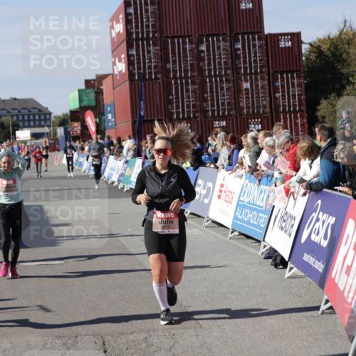 03.10.2025 - Köhlbrandbrückenlauf Jannik Wohlers http://msf.ph/oto/9111937 03.10.2025 13:30:56 Ziel 4715, 4734, 4937, 5005, 5142, 5185, 5206, 5349, 5391, 5402, 5938, 6537 meine-sportfotos.de