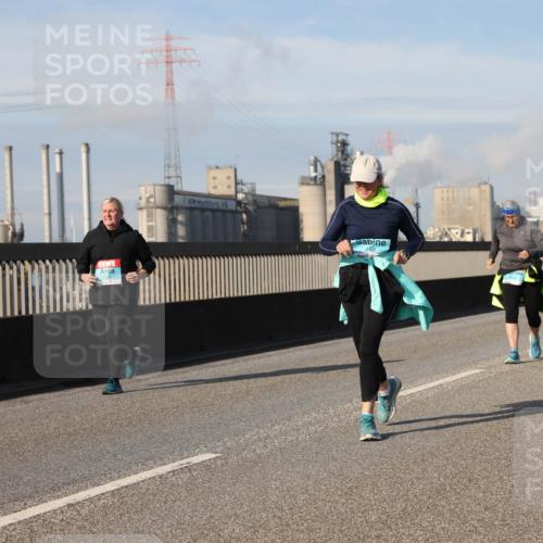 03.10.2025 - Köhlbrandbrückenlauf Lena Gebhardt http://msf.ph/oto/9111946 03.10.2025 10:15:46 Position 2 2488, 2501 meine-sportfotos.de