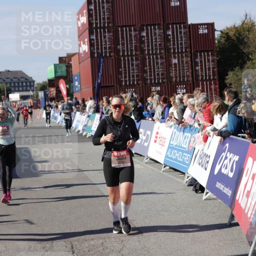 03.10.2025 - Köhlbrandbrückenlauf Jannik Wohlers http://msf.ph/oto/9111951 03.10.2025 13:30:56 Ziel 4715, 4734, 4937, 5005, 5142, 5185, 5206, 5349, 5391, 5402, 5938, 6537 meine-sportfotos.de