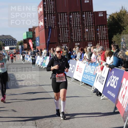 03.10.2025 - Köhlbrandbrückenlauf Jannik Wohlers http://msf.ph/oto/9111960 03.10.2025 13:30:56 Ziel 4715, 4734, 4937, 5005, 5142, 5185, 5206, 5349, 5391, 5402, 5938, 6537 meine-sportfotos.de