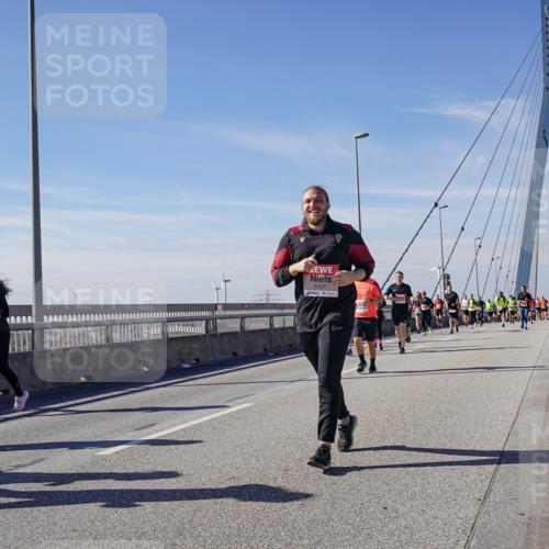 03.10.2025 - Köhlbrandbrückenlauf Michael Burmester http://msf.ph/oto/9111967 03.10.2025 12:54:08 Position 2 5107, 573 meine-sportfotos.de