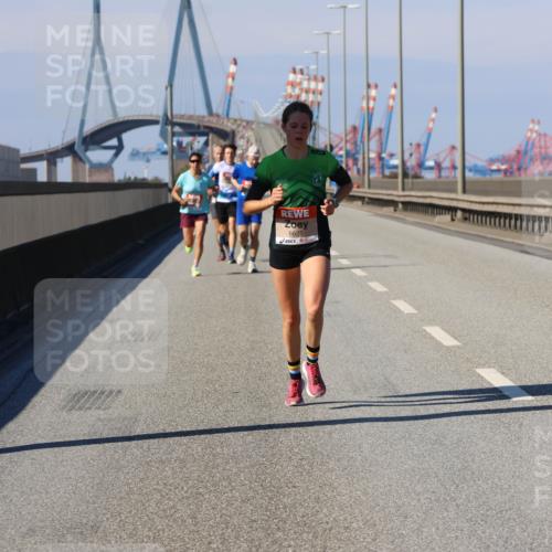 03.10.2025 - Köhlbrandbrückenlauf Strokosch-Dieckow http://msf.ph/oto/9111984 03.10.2025 12:40:33 Position 3 6625 meine-sportfotos.de