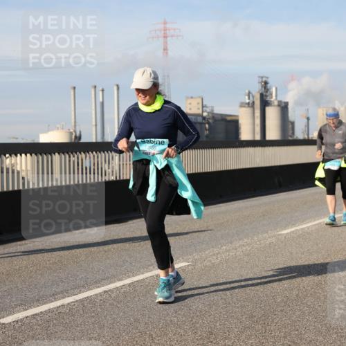 03.10.2025 - Köhlbrandbrückenlauf Lena Gebhardt http://msf.ph/oto/9111997 03.10.2025 10:15:47 Position 2 2488, 2501 meine-sportfotos.de