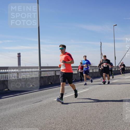 03.10.2025 - Köhlbrandbrückenlauf Michael Burmester http://msf.ph/oto/9111998 03.10.2025 12:54:10 Position 2  meine-sportfotos.de