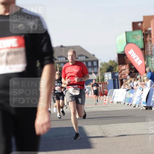 03.10.2025 - Köhlbrandbrückenlauf Jannik Wohlers http://msf.ph/oto/9112002 03.10.2025 13:00:49 Ziel 4018, 4228, 4763, 5011, 6042, 6464, 6525 meine-sportfotos.de