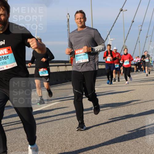 03.10.2025 - Köhlbrandbrückenlauf Strokosch-Dieckow http://msf.ph/oto/9112007 03.10.2025 09:45:09 Position 2 1336, 1172 meine-sportfotos.de