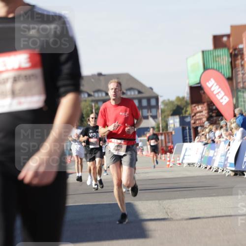 03.10.2025 - Köhlbrandbrückenlauf Jannik Wohlers http://msf.ph/oto/9112008 03.10.2025 13:00:49 Ziel 4018, 4228, 4763, 5011, 6042, 6464, 6525 meine-sportfotos.de