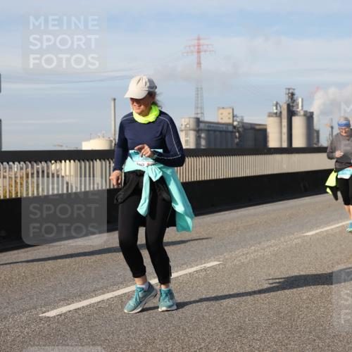 03.10.2025 - Köhlbrandbrückenlauf Lena Gebhardt http://msf.ph/oto/9112019 03.10.2025 10:15:47 Position 2 2488, 2501 meine-sportfotos.de