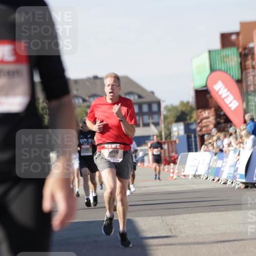 03.10.2025 - Köhlbrandbrückenlauf Jannik Wohlers http://msf.ph/oto/9112043 03.10.2025 13:00:49 Ziel 4018, 4228, 4763, 5011, 6042, 6464, 6525 meine-sportfotos.de
