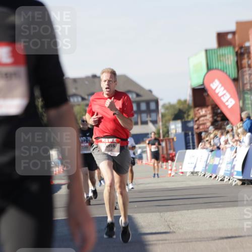 03.10.2025 - Köhlbrandbrückenlauf Jannik Wohlers http://msf.ph/oto/9112049 03.10.2025 13:00:49 Ziel 4018, 4228, 4763, 5011, 6042, 6464, 6525 meine-sportfotos.de
