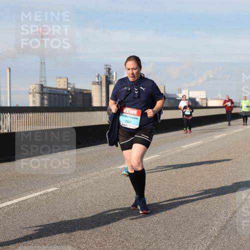 03.10.2025 - Köhlbrandbrückenlauf Lena Gebhardt http://msf.ph/oto/9112050 03.10.2025 10:15:48 Position 2 2501 meine-sportfotos.de
