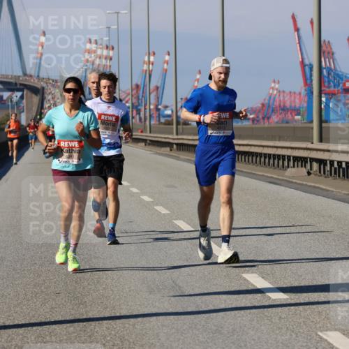 03.10.2025 - Köhlbrandbrückenlauf Strokosch-Dieckow http://msf.ph/oto/9112060 03.10.2025 12:40:39 Position 3 6241, 4013 meine-sportfotos.de