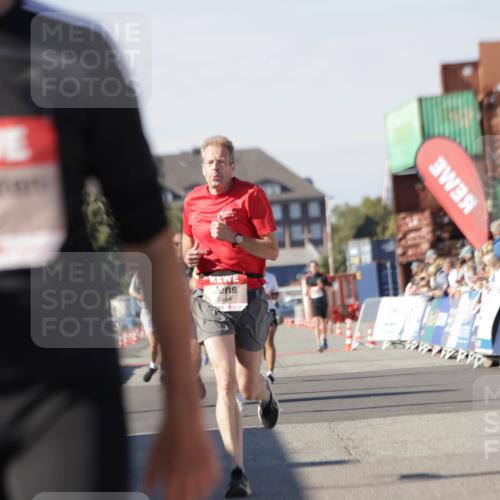 03.10.2025 - Köhlbrandbrückenlauf Jannik Wohlers http://msf.ph/oto/9112062 03.10.2025 13:00:50 Ziel 4018, 4763, 4820, 6042, 6464, 6525 meine-sportfotos.de
