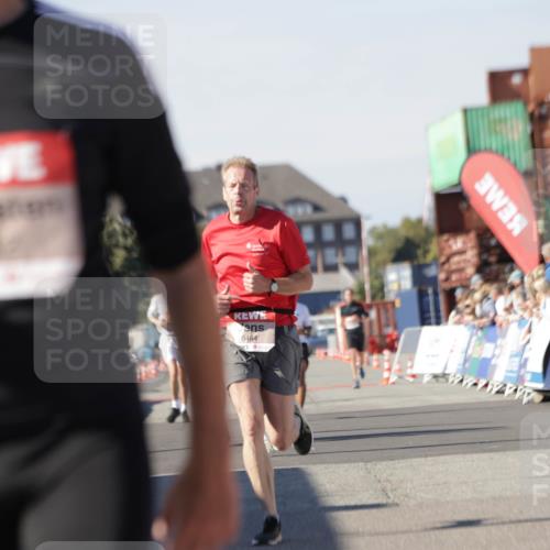 03.10.2025 - Köhlbrandbrückenlauf Jannik Wohlers http://msf.ph/oto/9112068 03.10.2025 13:00:50 Ziel 4018, 4763, 4820, 6042, 6464, 6525 meine-sportfotos.de