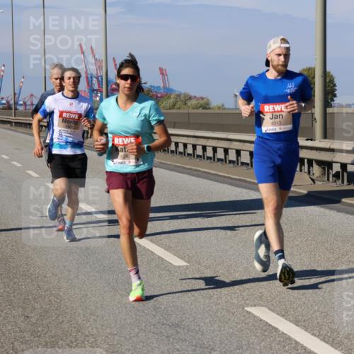 03.10.2025 - Köhlbrandbrückenlauf Strokosch-Dieckow http://msf.ph/oto/9112070 03.10.2025 12:40:42 Position 3 4301, 6241, 4013 meine-sportfotos.de