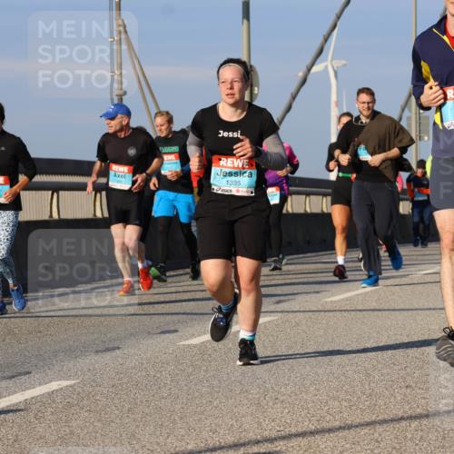 03.10.2025 - Köhlbrandbrückenlauf Strokosch-Dieckow http://msf.ph/oto/9112077 03.10.2025 09:45:15 Position 2 3811, 1849, 1369, 1335 meine-sportfotos.de